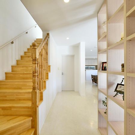 最大１２人宿泊可能 ご友人家族と一緒にステイタイム 広々リビングでホームパーティー Uruma Exterior photo